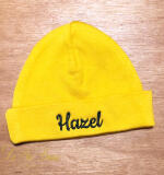 Babymuts met geborduurde naam